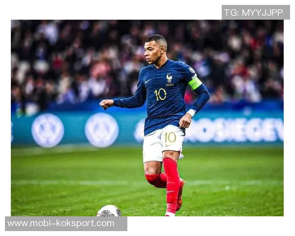 姆巴佩今年59球追平C罗纪录西甲官方社媒发布海报致敬传奇球星