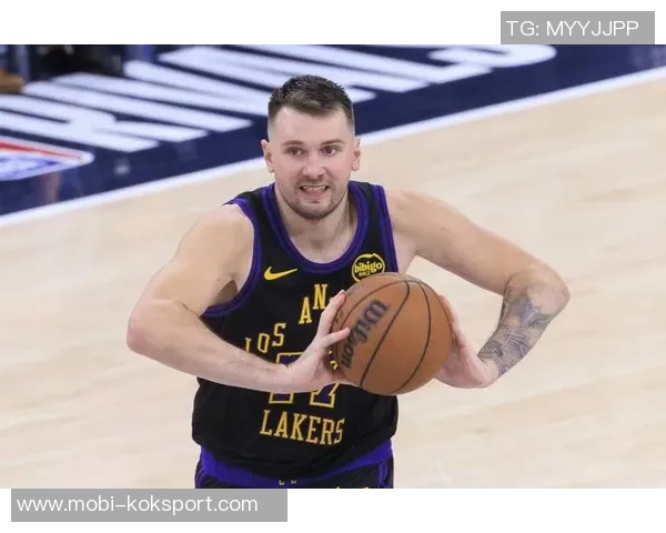 东契奇单节狂砍14分助球队逆转湖人苦苦追赶落后22分局势严峻